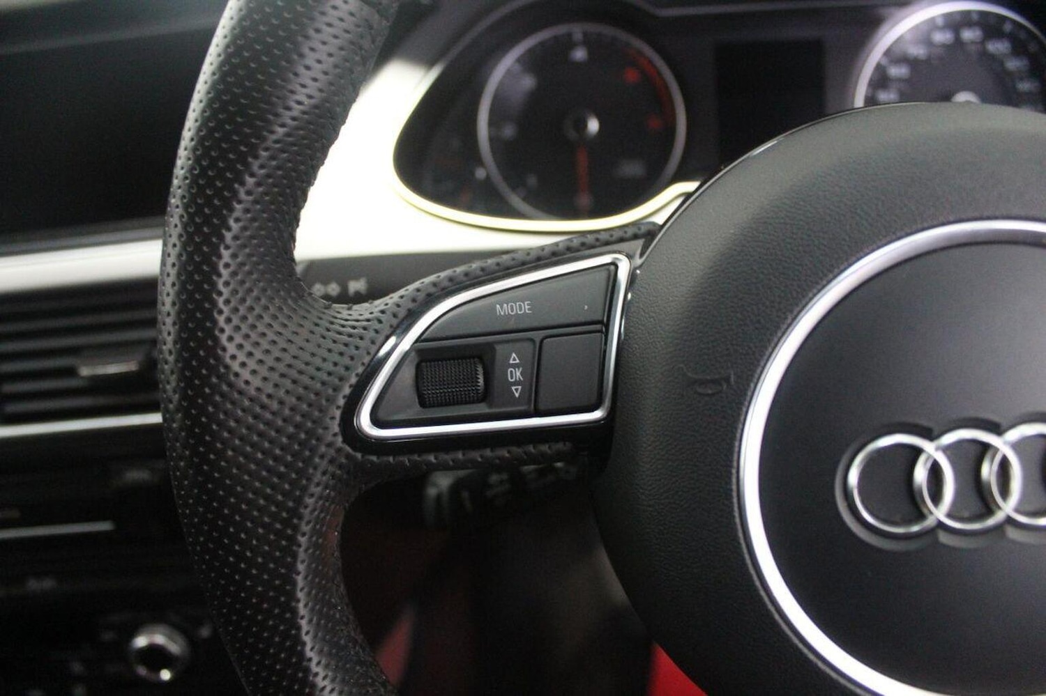 Used Audi A4 2015 for sale - 77937861: Photo 49