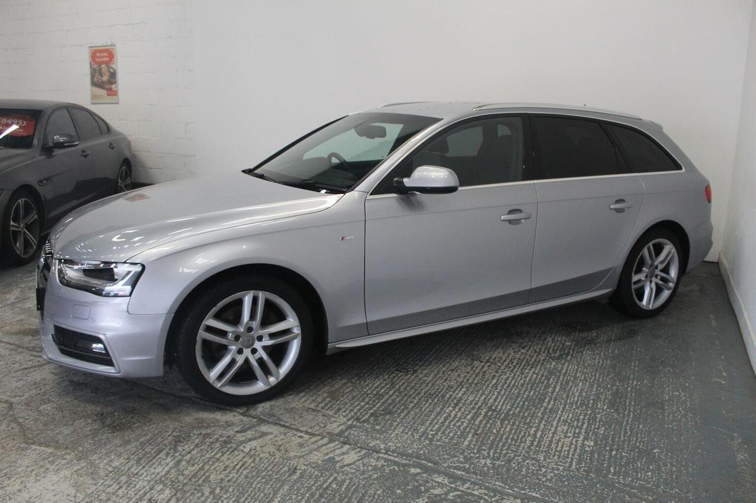 Used Audi A4 2015 for sale - 77937861: Photo 5