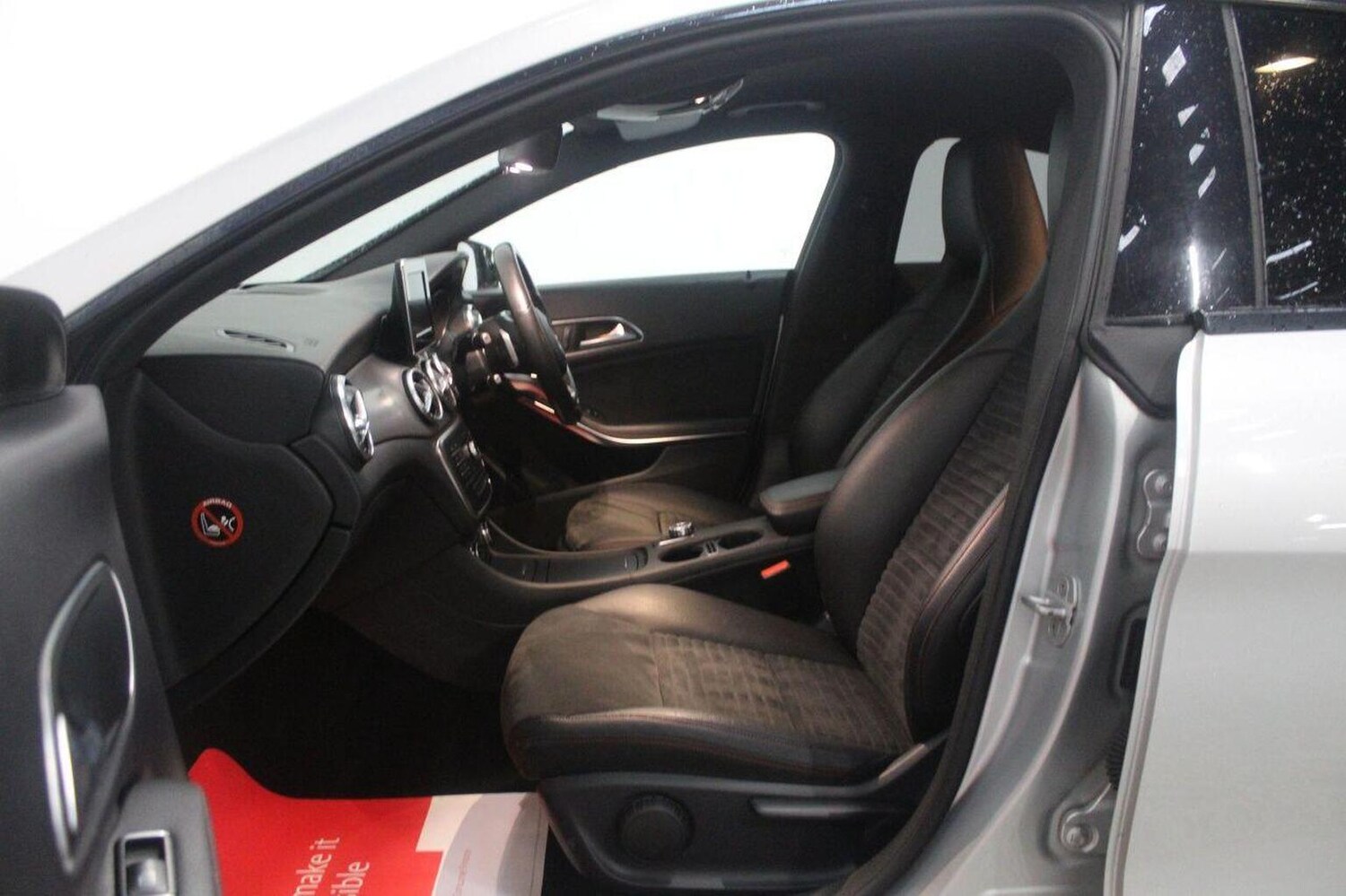 Used Mercedes-Benz CLA 2015 for sale - 77632456: Photo 50