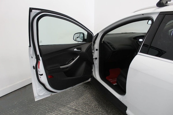 Used Ford Focus 2017 for sale - 75667861: Photo 24