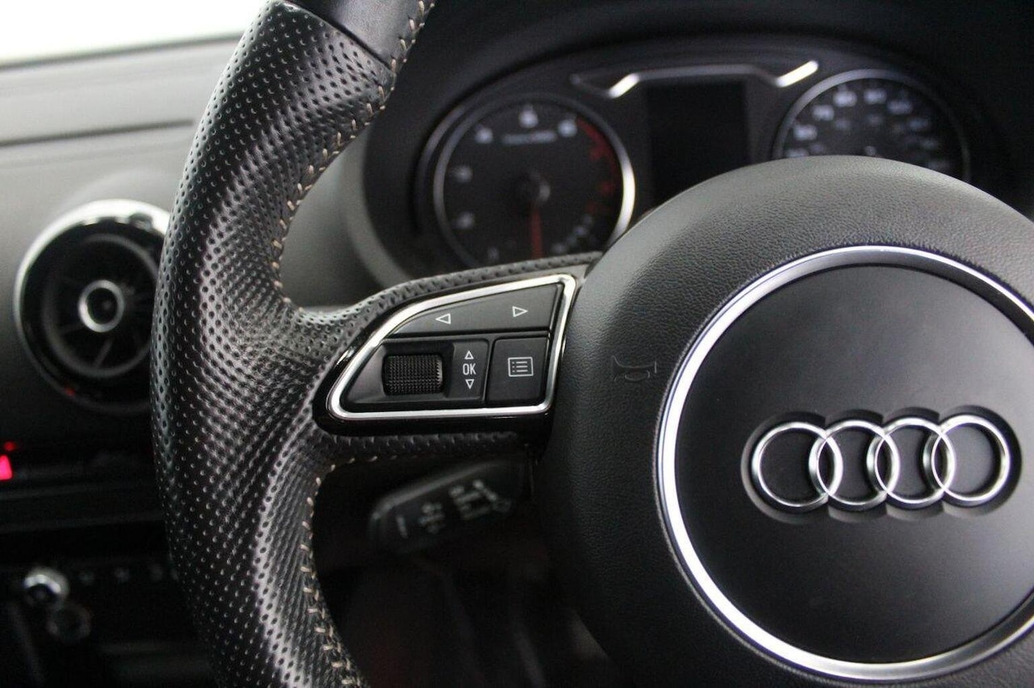 Used Audi A3 2015 for sale - 76799087: Photo 44