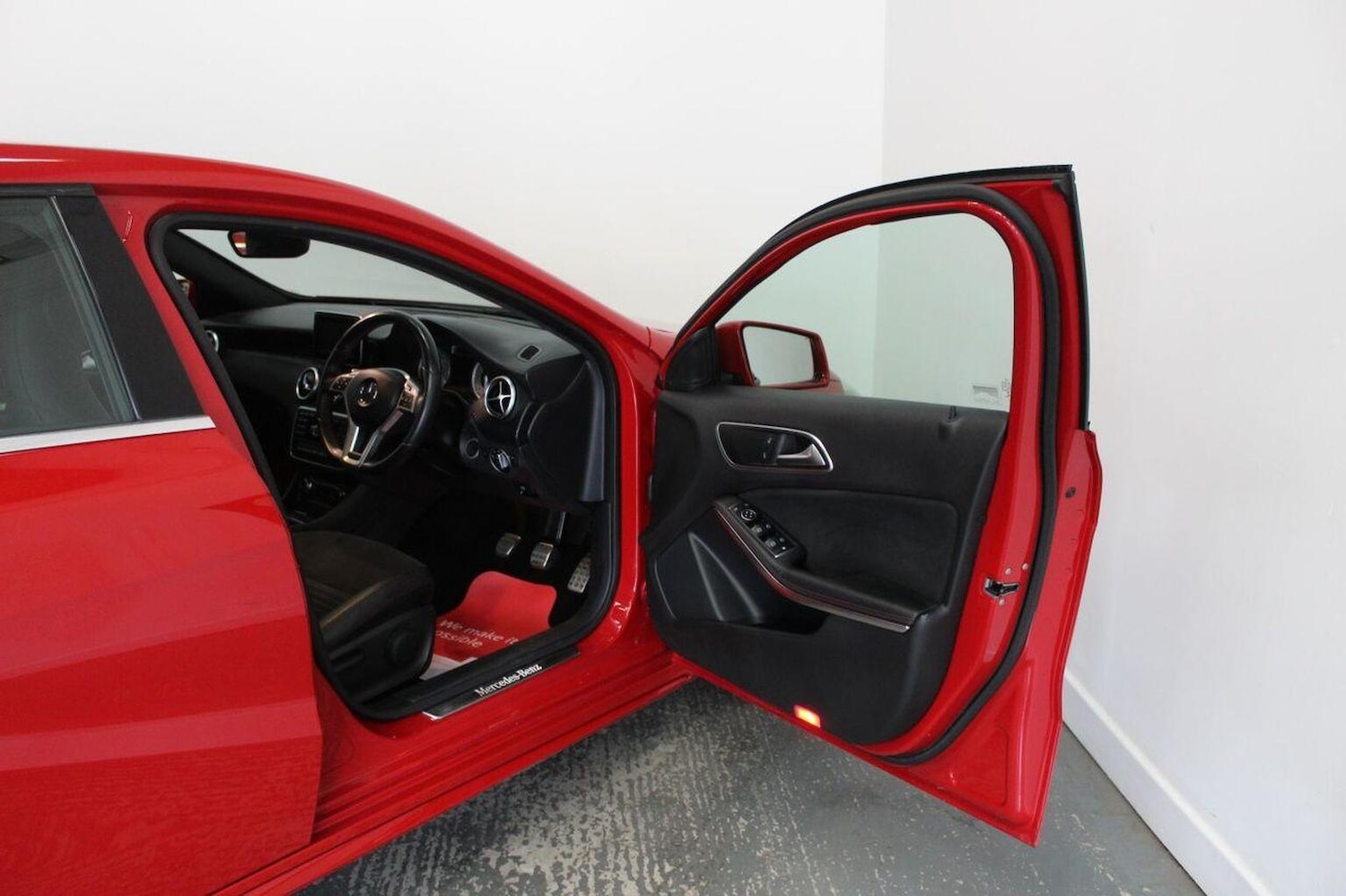 Used Mercedes-Benz A-Class 2015 for sale - 77937923: Photo 23