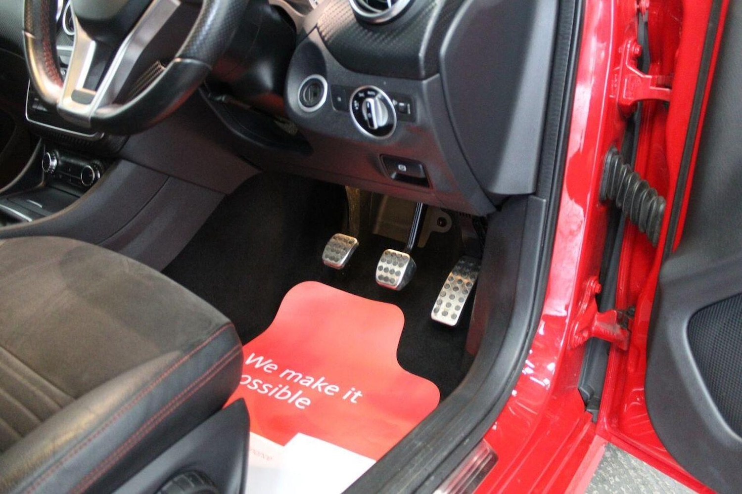 Used Mercedes-Benz A-Class 2015 for sale - 77937923: Photo 47