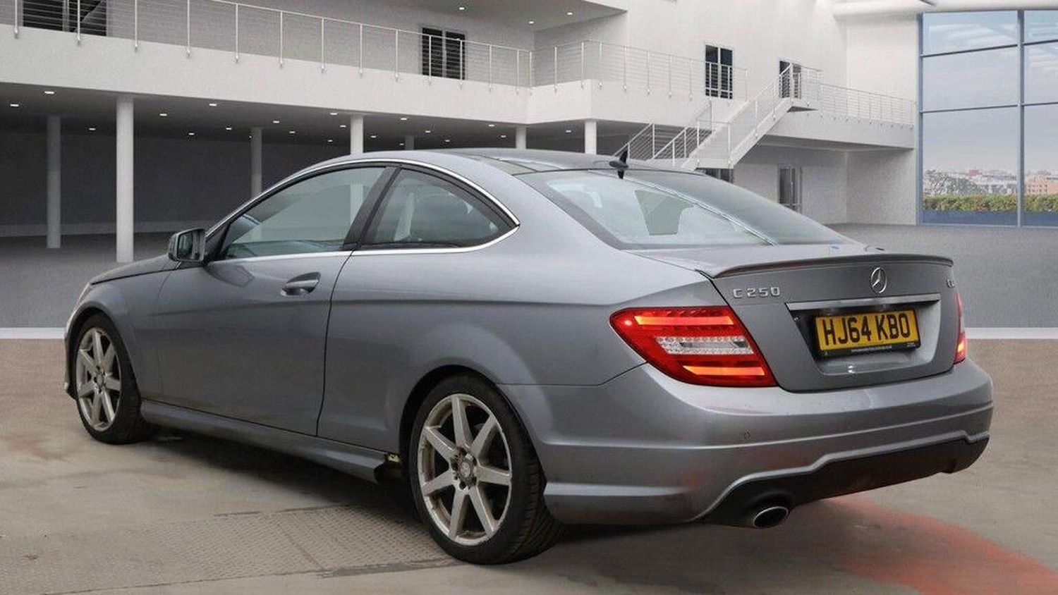 Used Mercedes-Benz C Class 2014 for sale - 77687702: Photo 4
