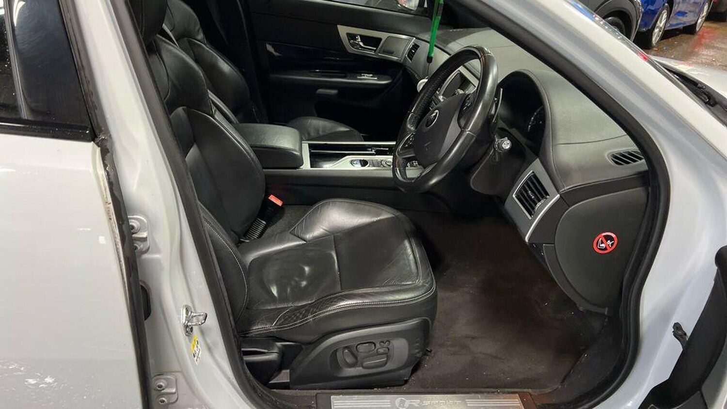 Used Jaguar XF 2015 for sale - 76380328: Photo 13