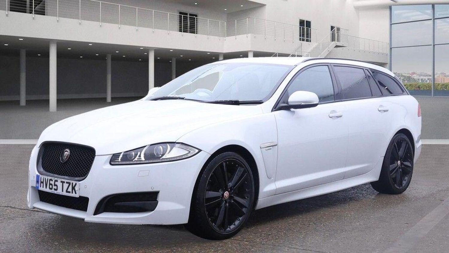 Used Jaguar XF 2015 for sale - 76380328: Photo 2
