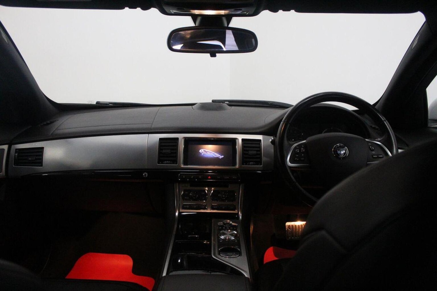 Used Jaguar XF 2015 for sale - 76380328: Photo 29