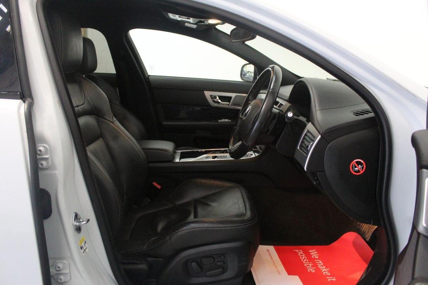 Used Jaguar XF 2015 for sale - 76380328: Photo 30