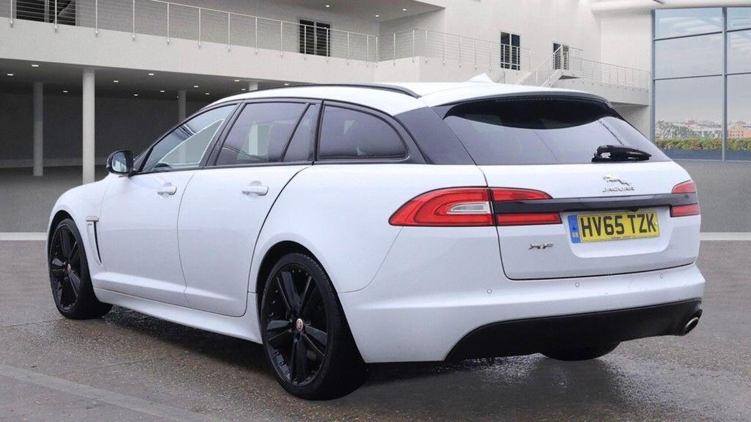Used Jaguar XF 2015 for sale - 76380328: Photo 4