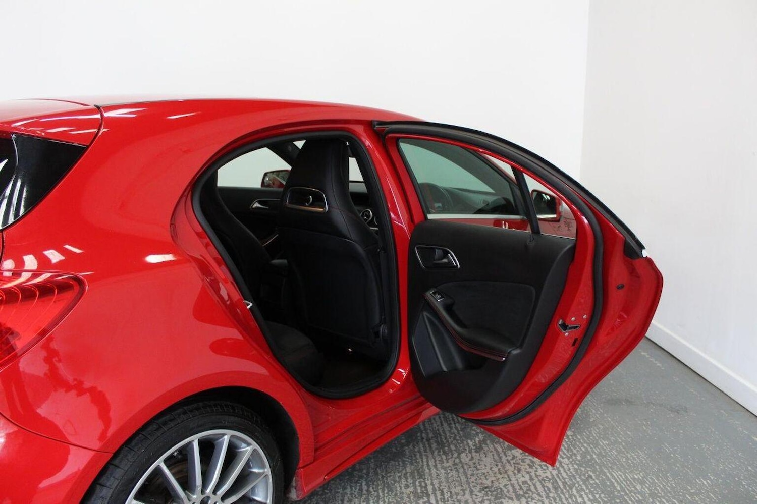 Used Mercedes-Benz A-Class 2015 for sale - 76793684: Photo 24