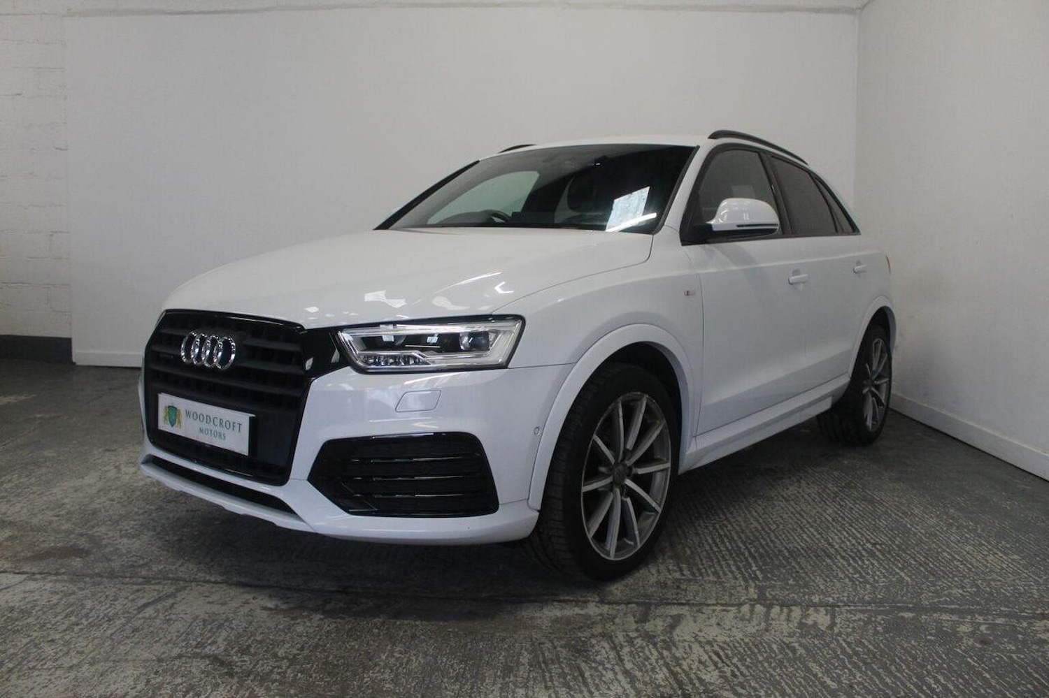 Used Audi Q3 2015 for sale - 77937879: Photo 2