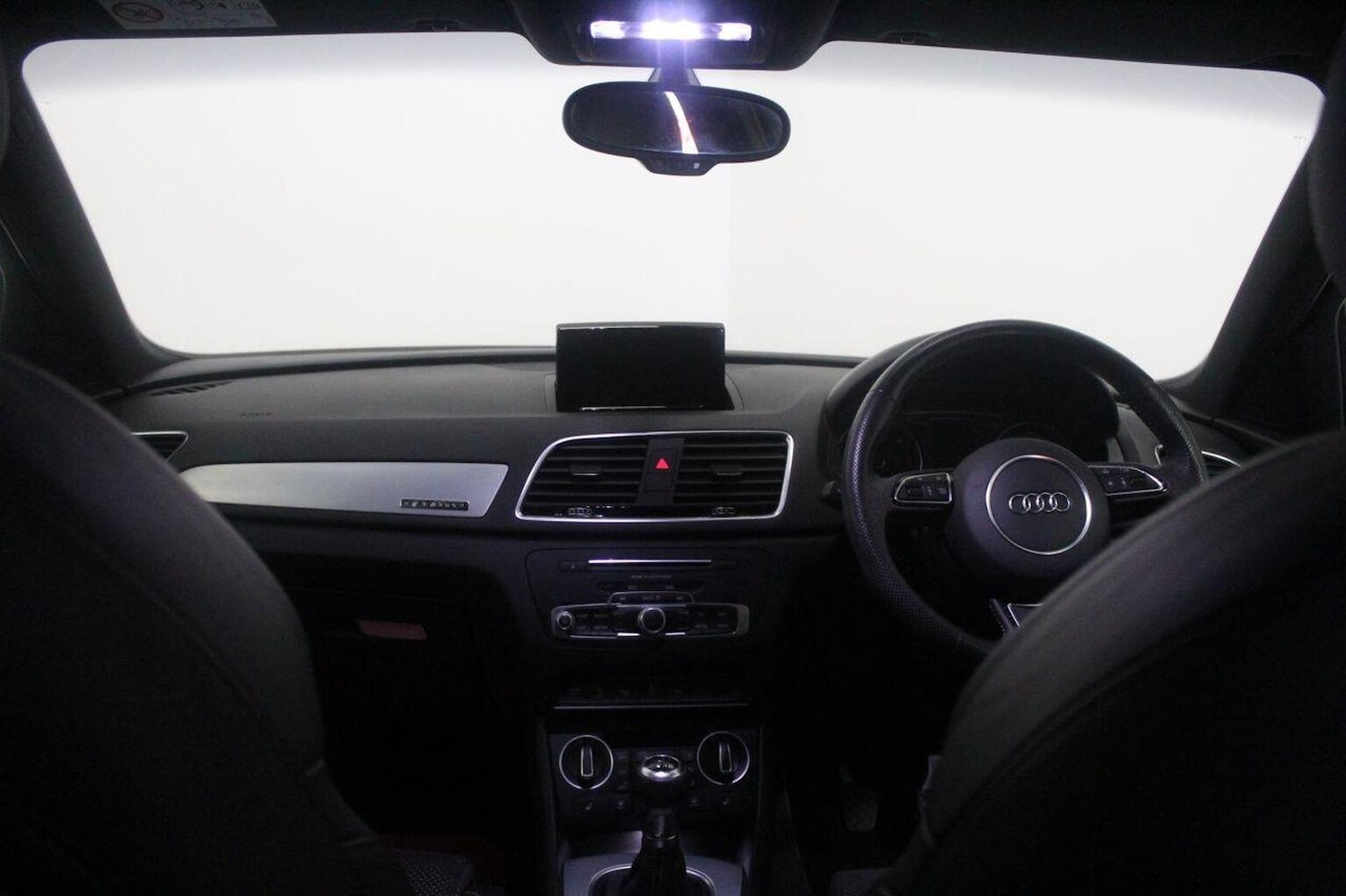 Used Audi Q3 2015 for sale - 77937879: Photo 30