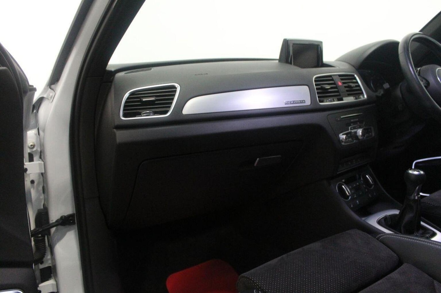 Used Audi Q3 2015 for sale - 77937879: Photo 32