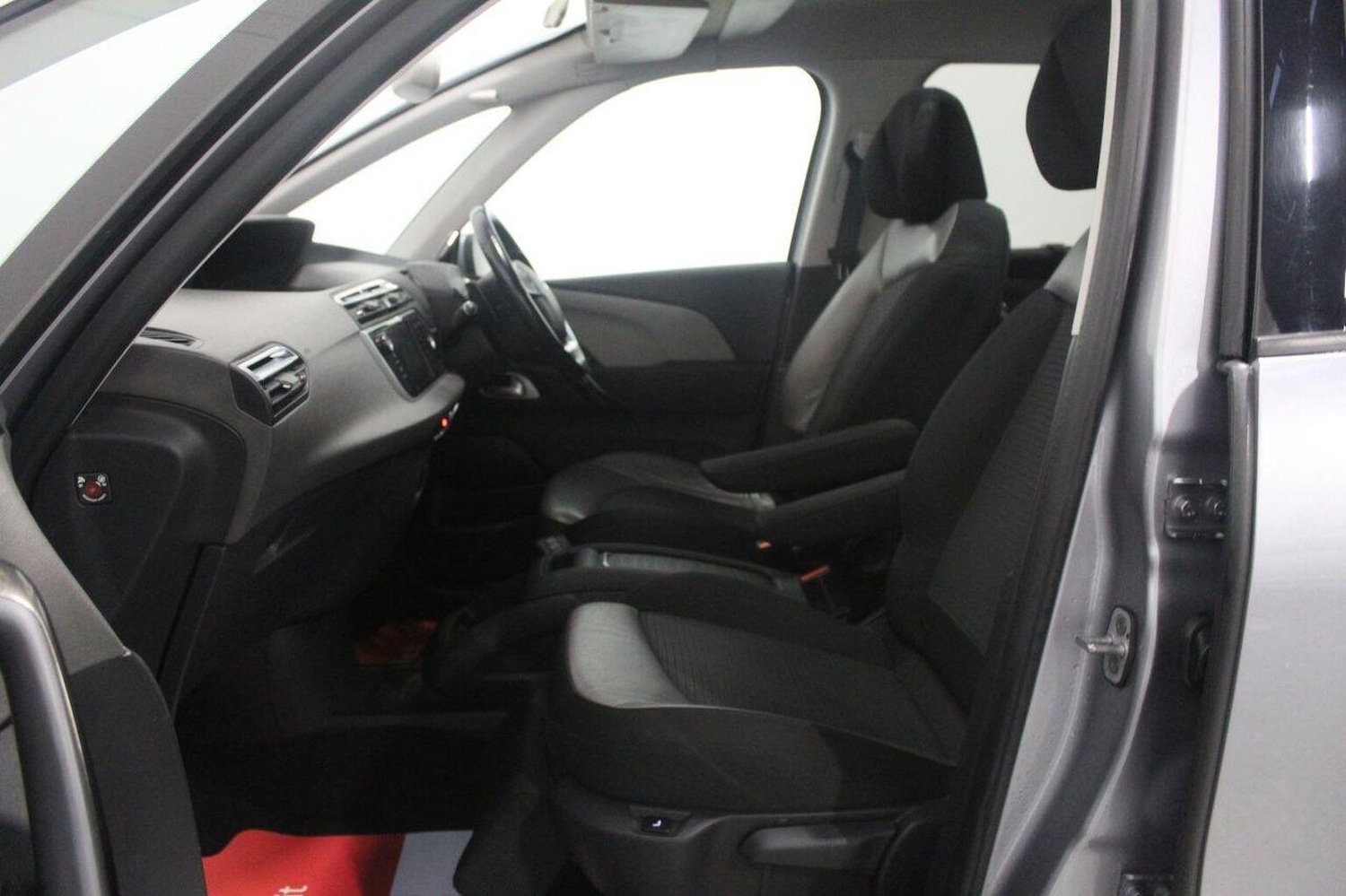 Used Citroen C4 Grand Picasso 2016 for sale - 76896980: Photo 56