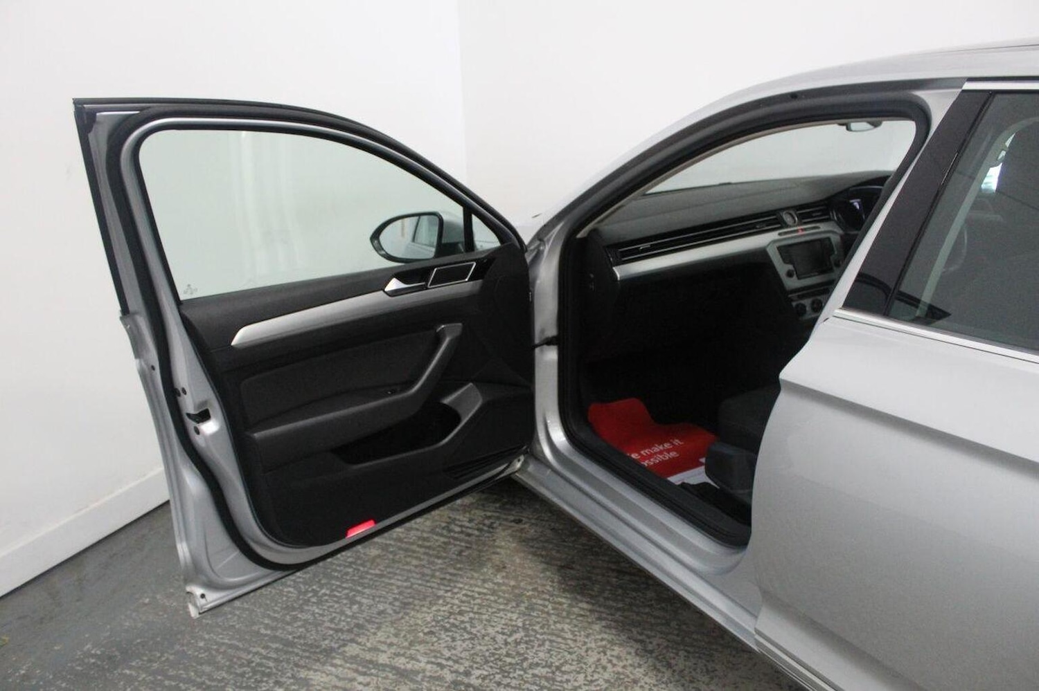 Used Volkswagen Passat 2015 for sale - 77937907: Photo 28