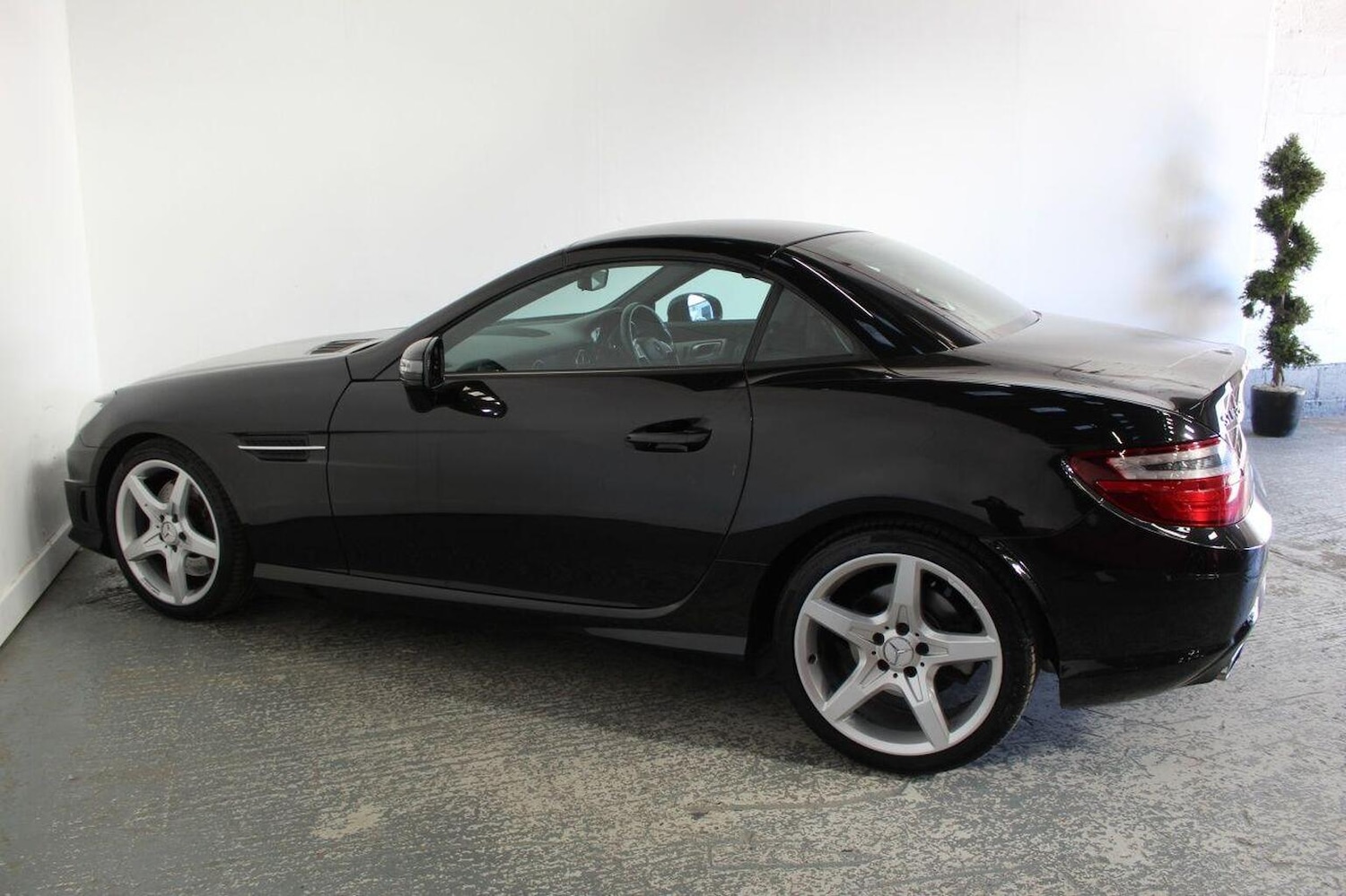 Used Mercedes-Benz SLK 2011 for sale - 77937929: Photo 10