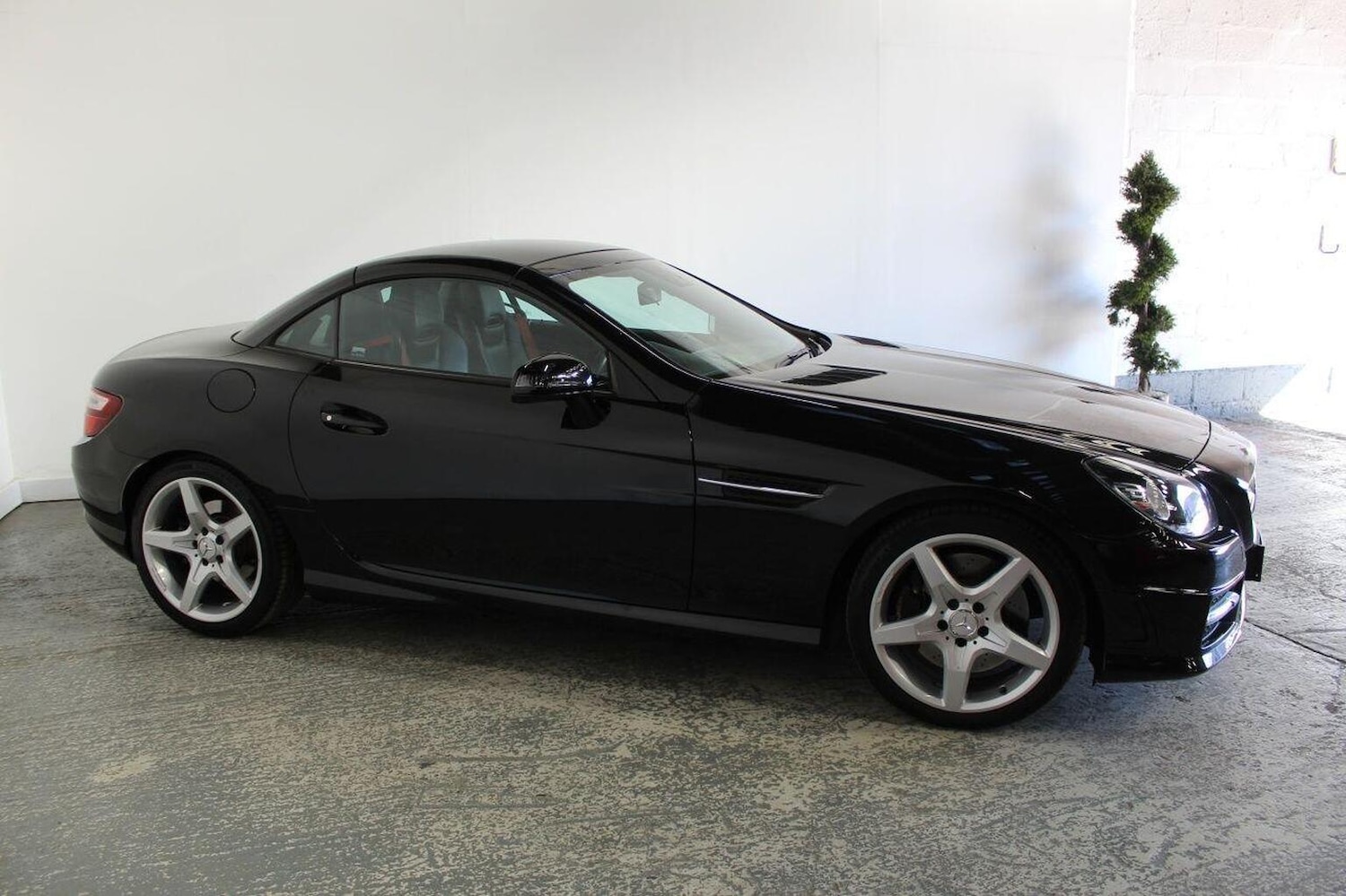 Used Mercedes-Benz SLK 2011 for sale - 77937929: Photo 4