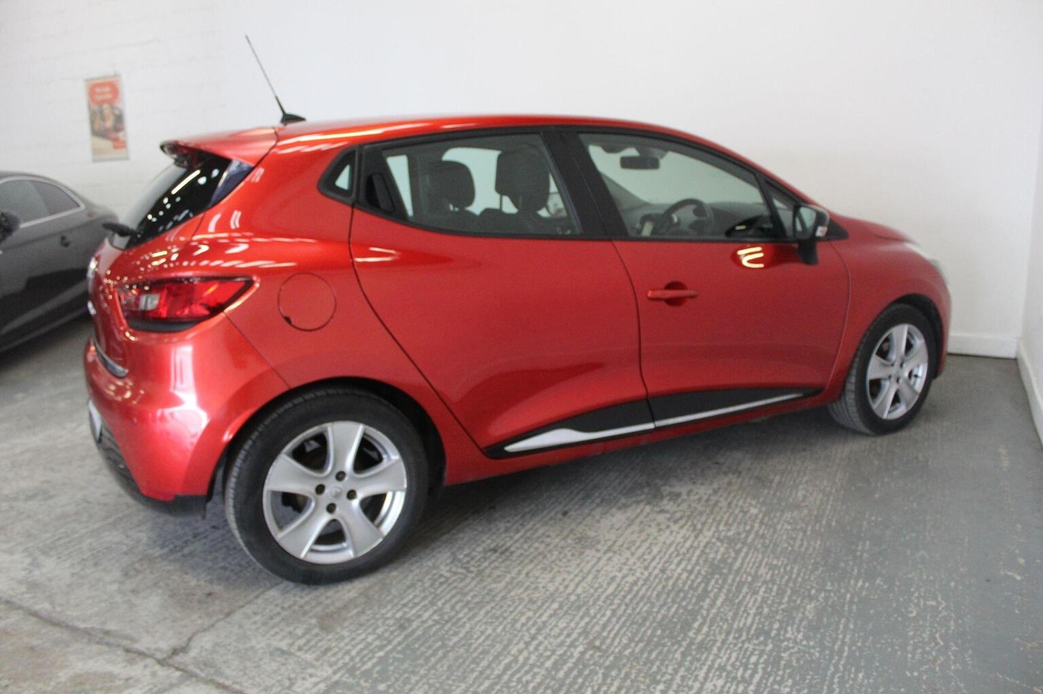 Used Renault Clio 2015 for sale - 77938052: Photo 11