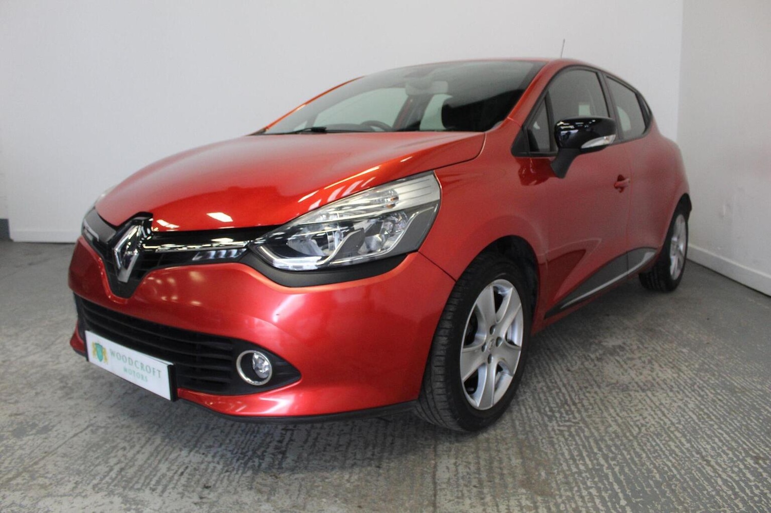 Used Renault Clio 2015 for sale - 77938052: Photo 2