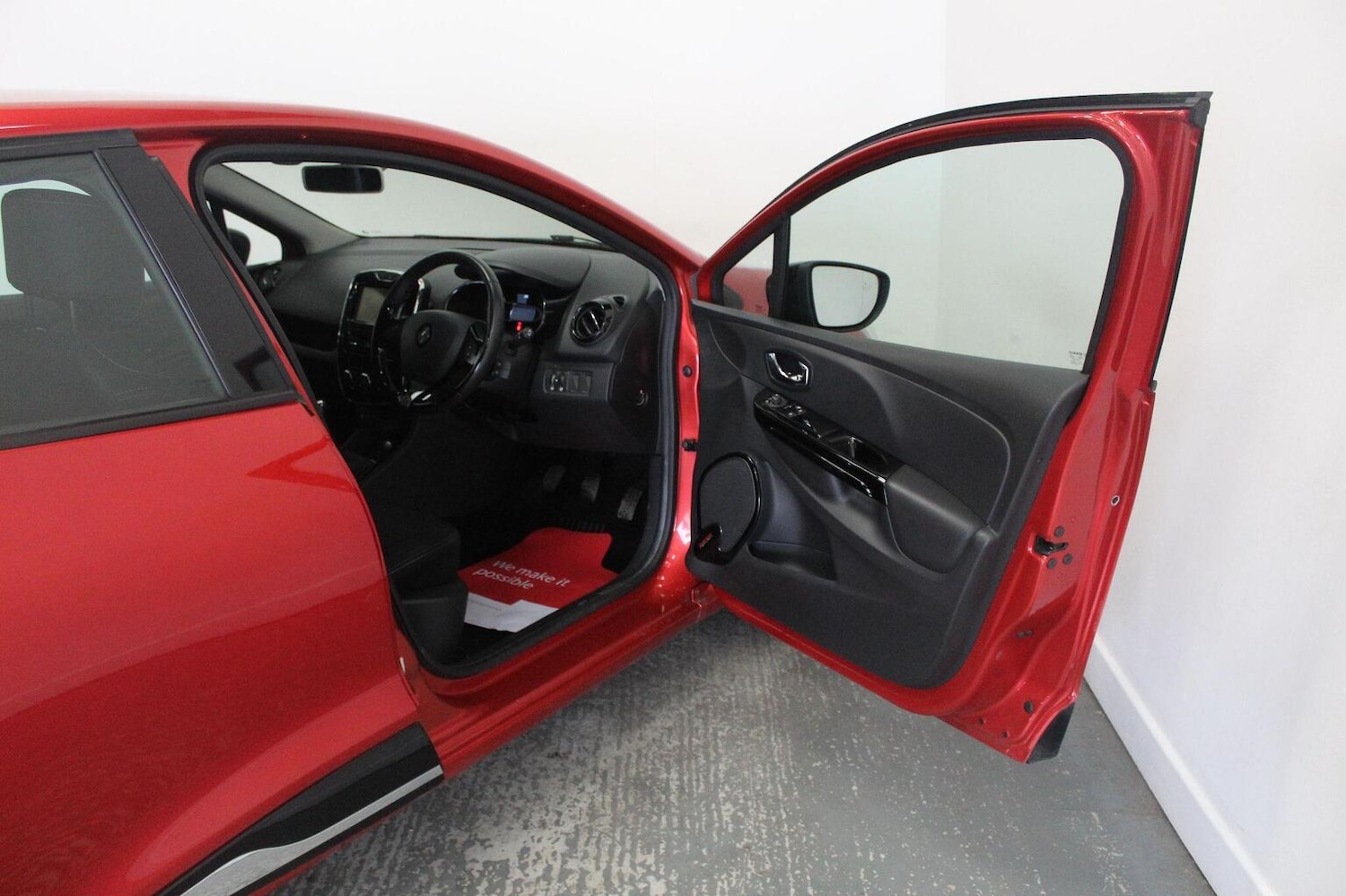 Used Renault Clio 2015 for sale - 77938052: Photo 23