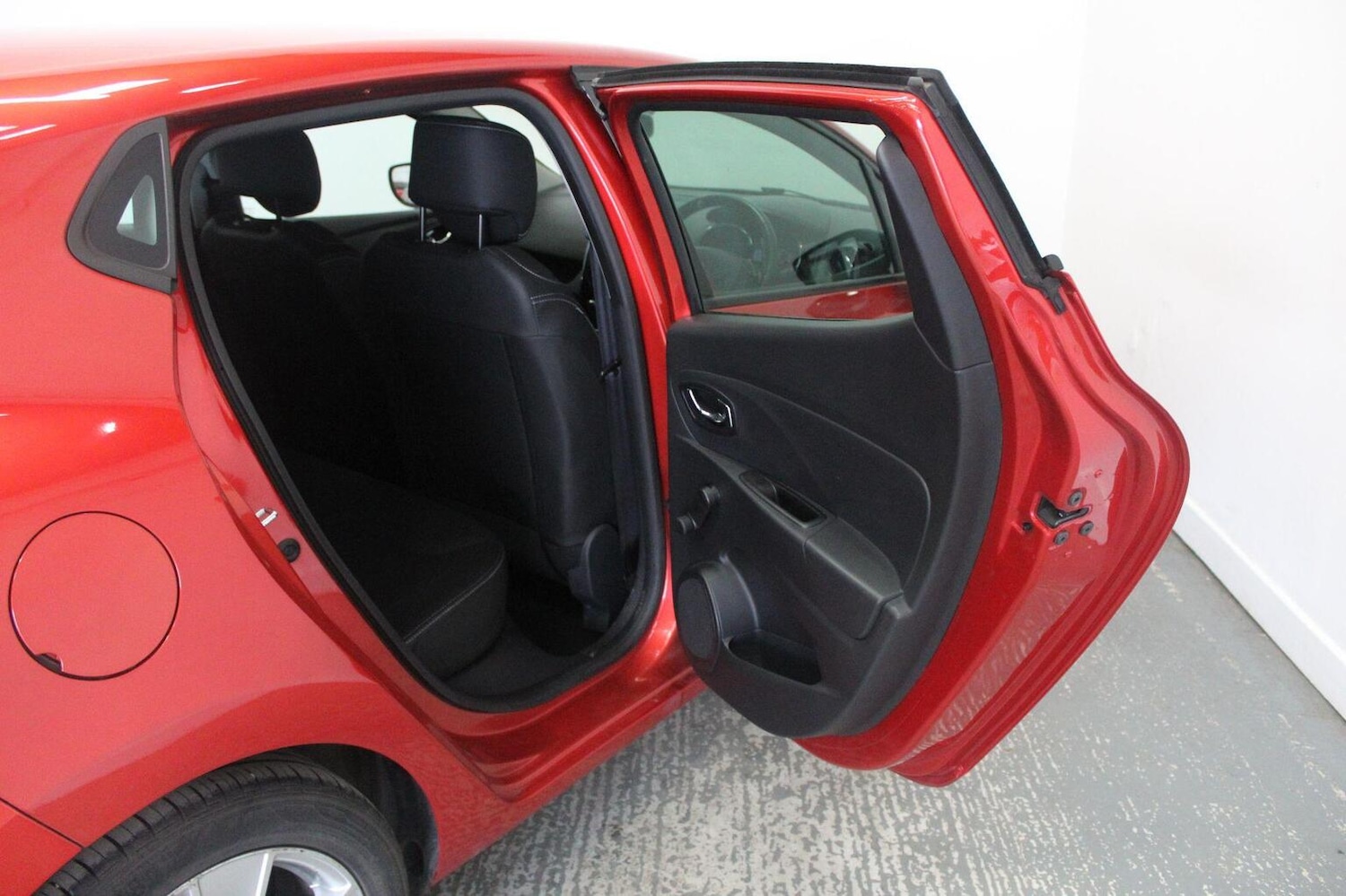 Used Renault Clio 2015 for sale - 77938052: Photo 24