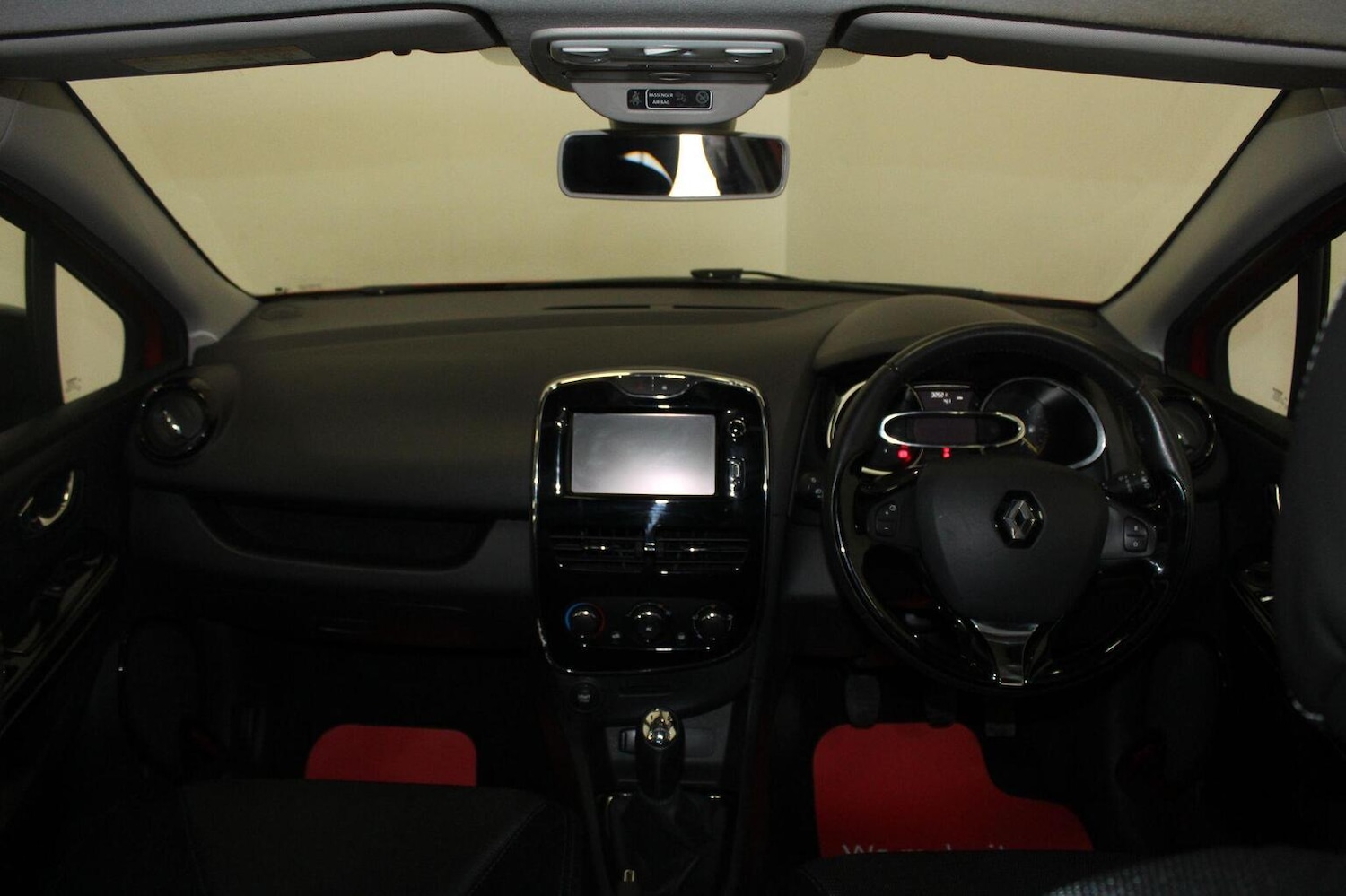 Used Renault Clio 2015 for sale - 77938052: Photo 27