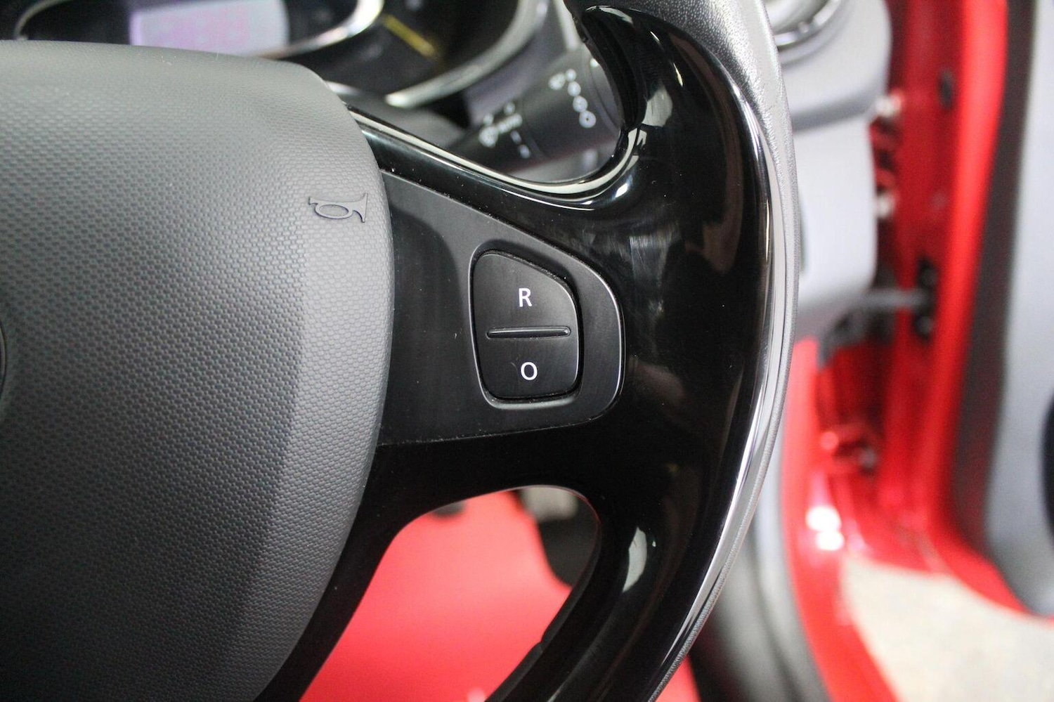 Used Renault Clio 2015 for sale - 77938052: Photo 43