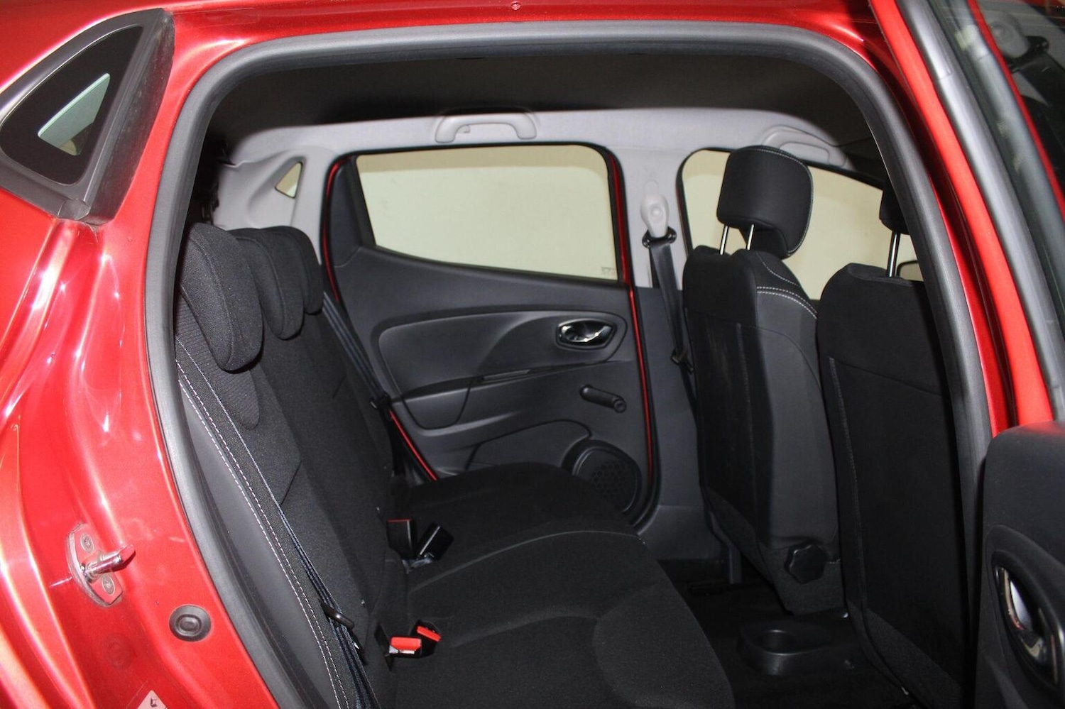 Used Renault Clio 2015 for sale - 77938052: Photo 50