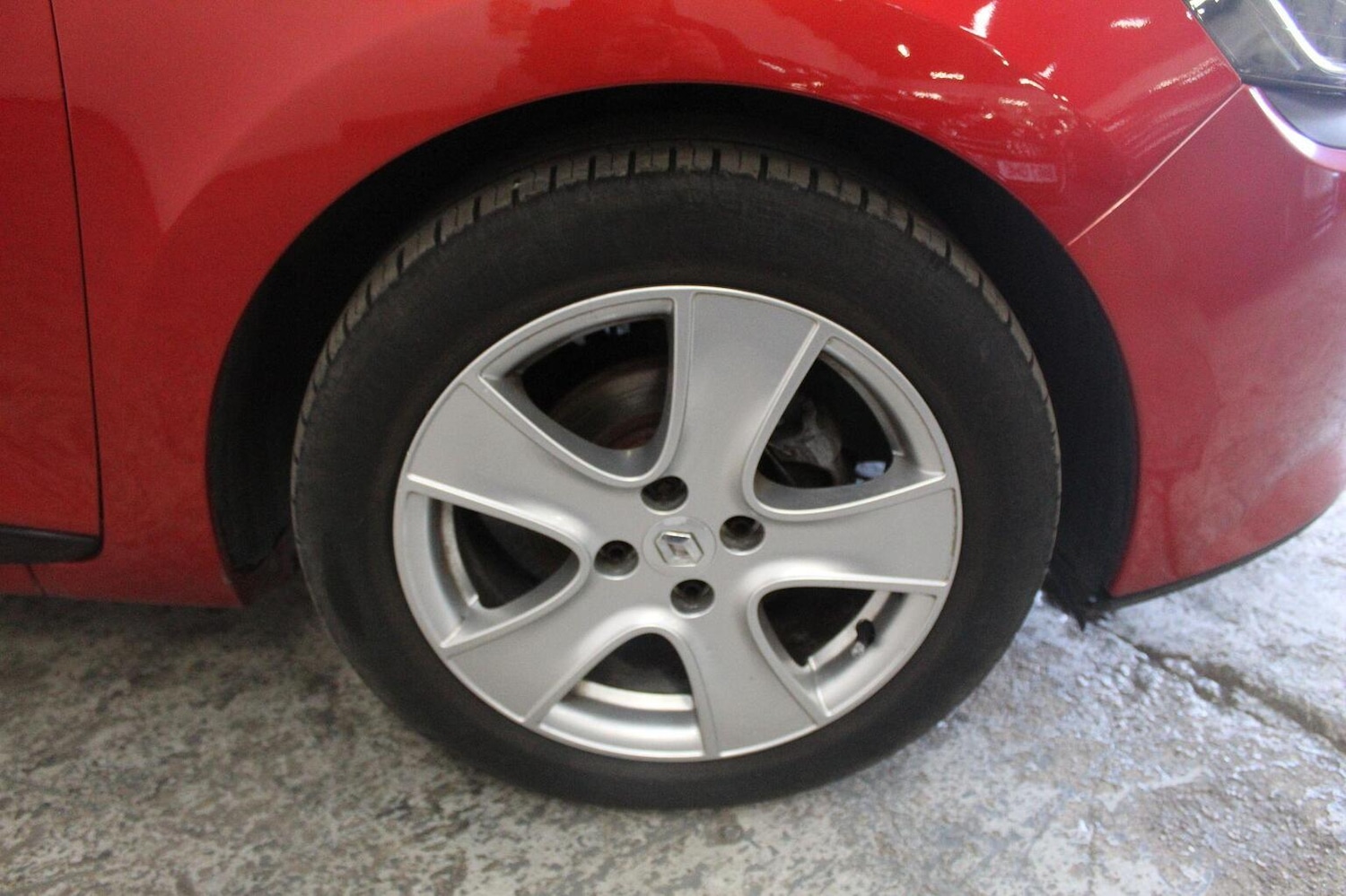 Used Renault Clio 2015 for sale - 77938052: Photo 51