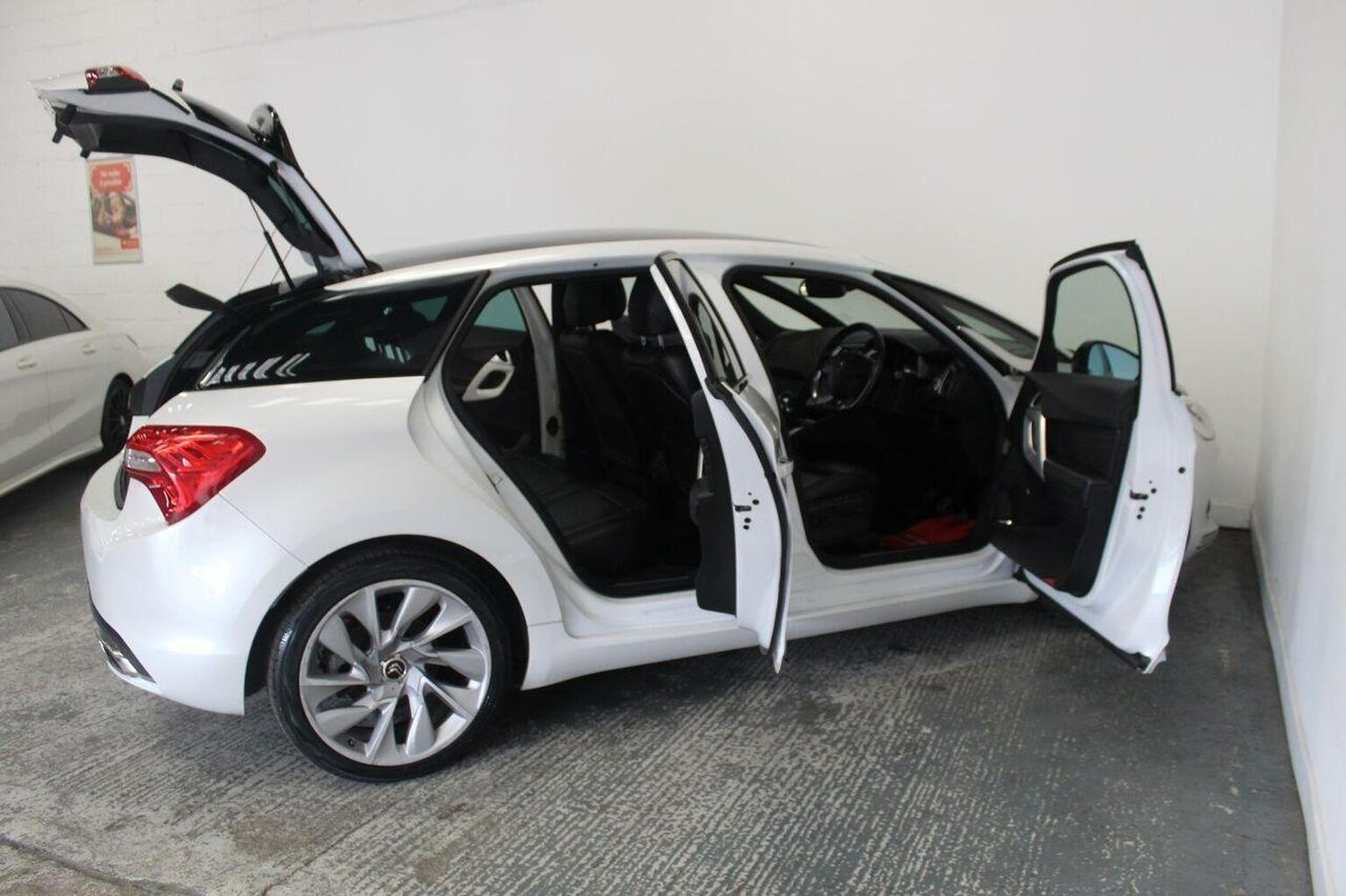 Used Citroen DS5 2013 for sale - 77464782: Photo 23