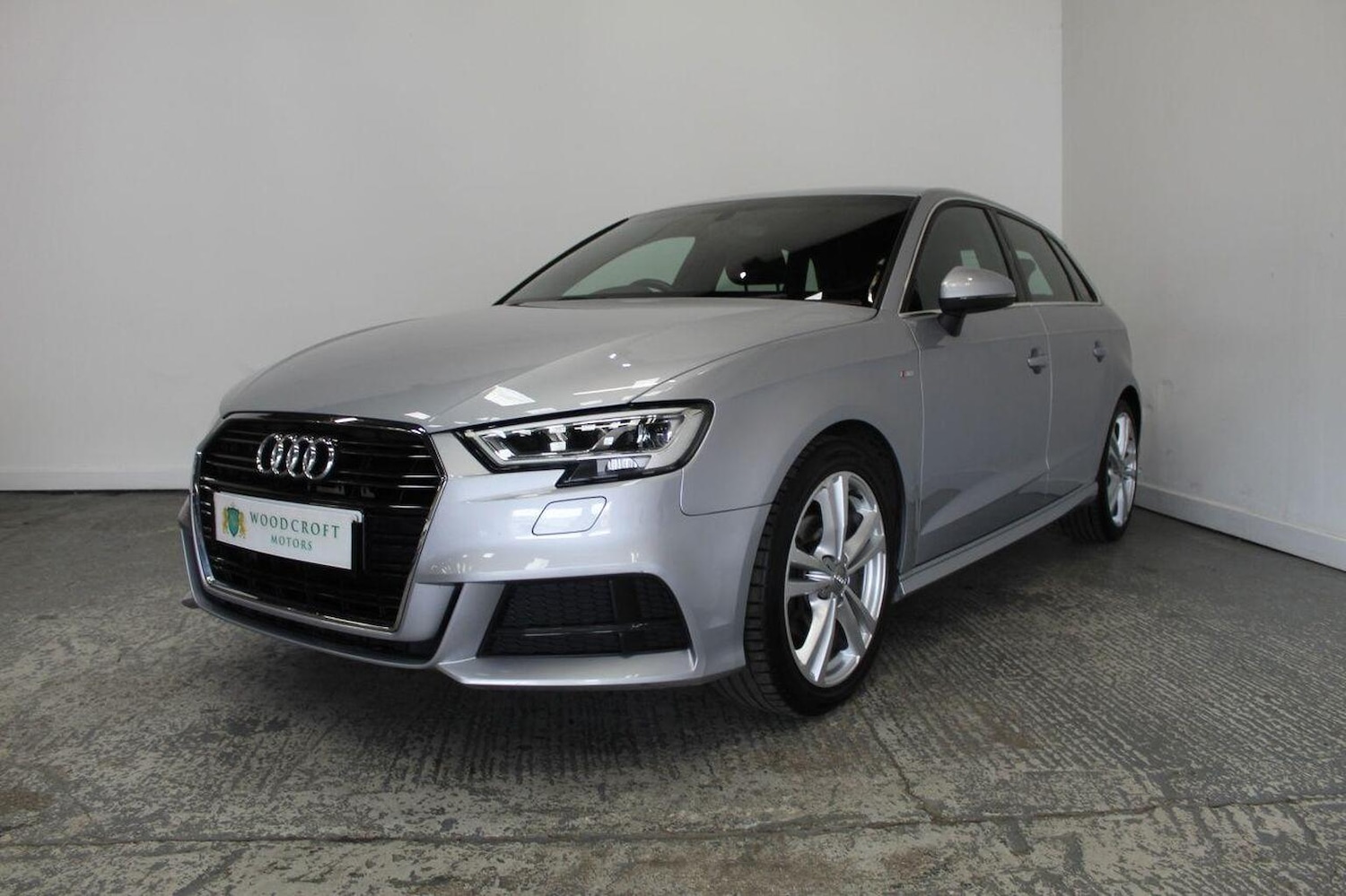 Used Audi A3 2017 for sale - 76693037: Photo 2