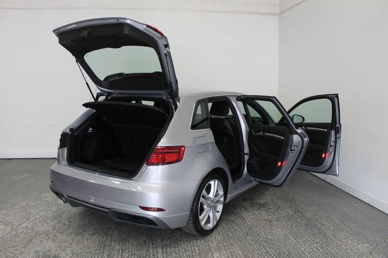 Used Audi A3 2017 for sale - 76693037: Photo 21