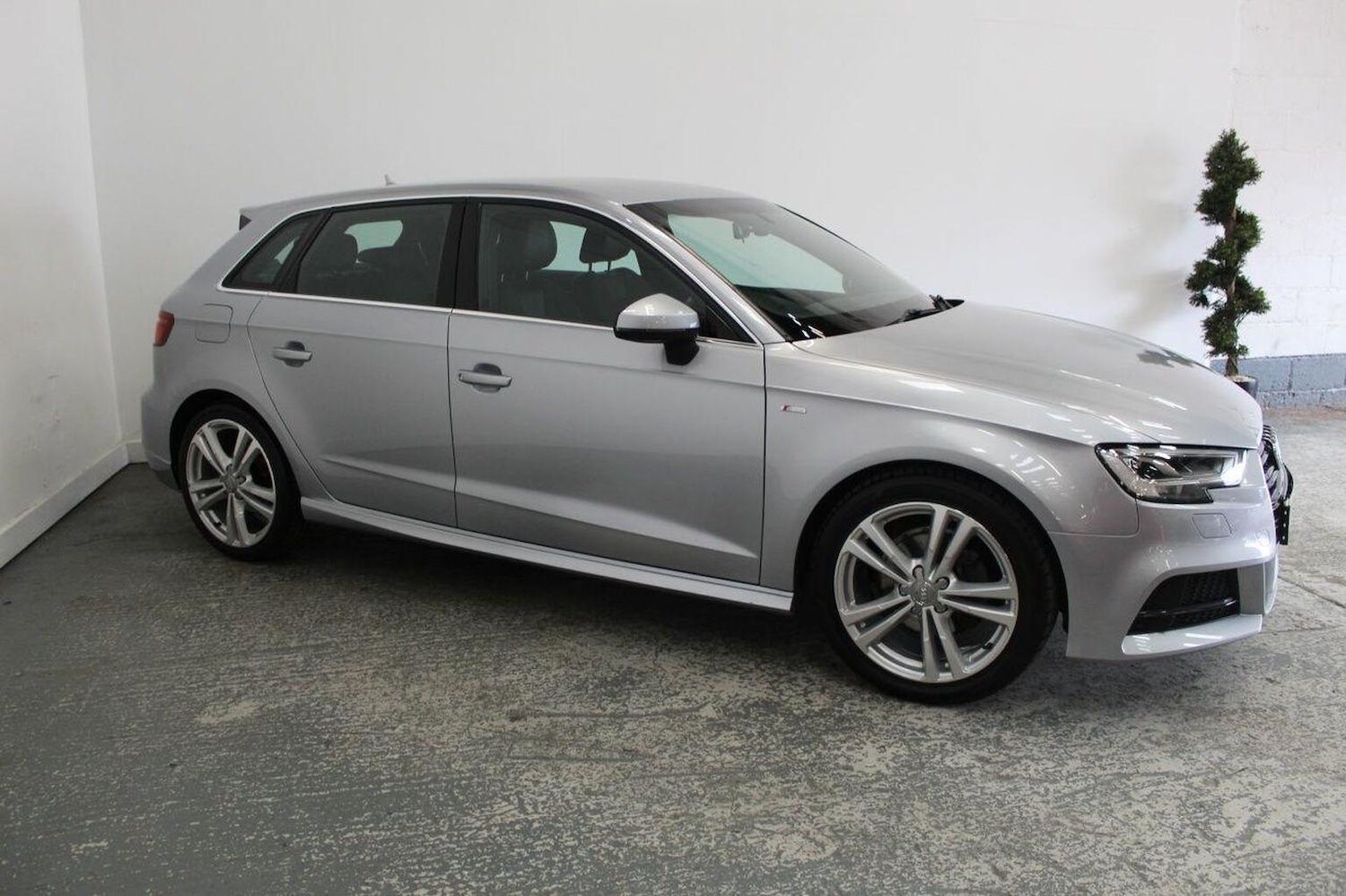 Used Audi A3 2017 for sale - 76693037: Photo 4