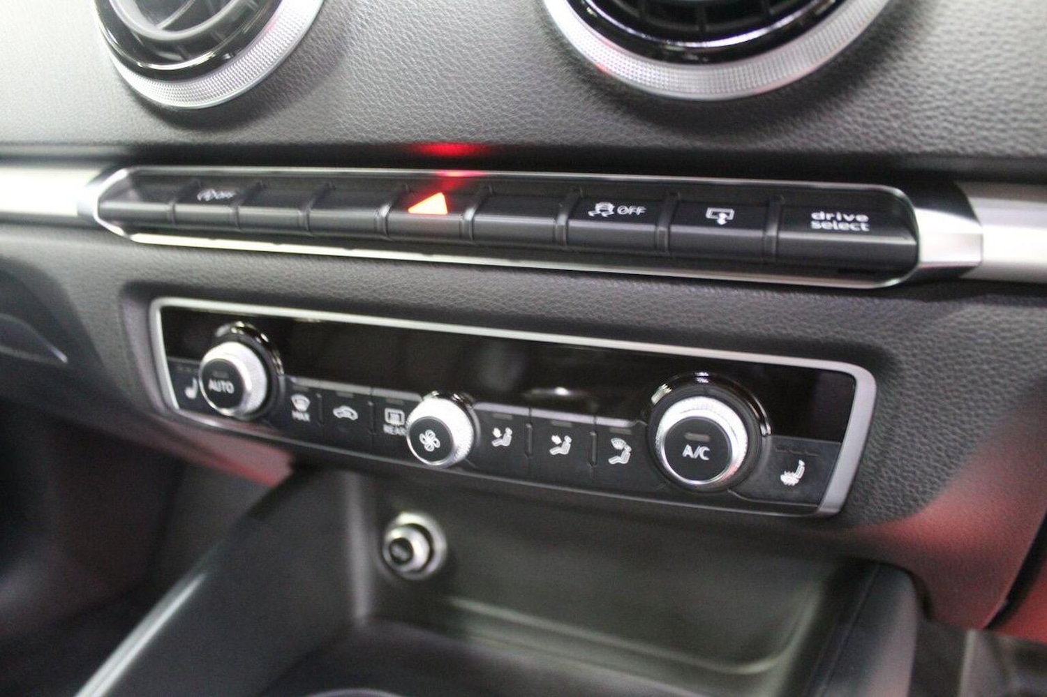 Used Audi A3 2017 for sale - 76693037: Photo 40