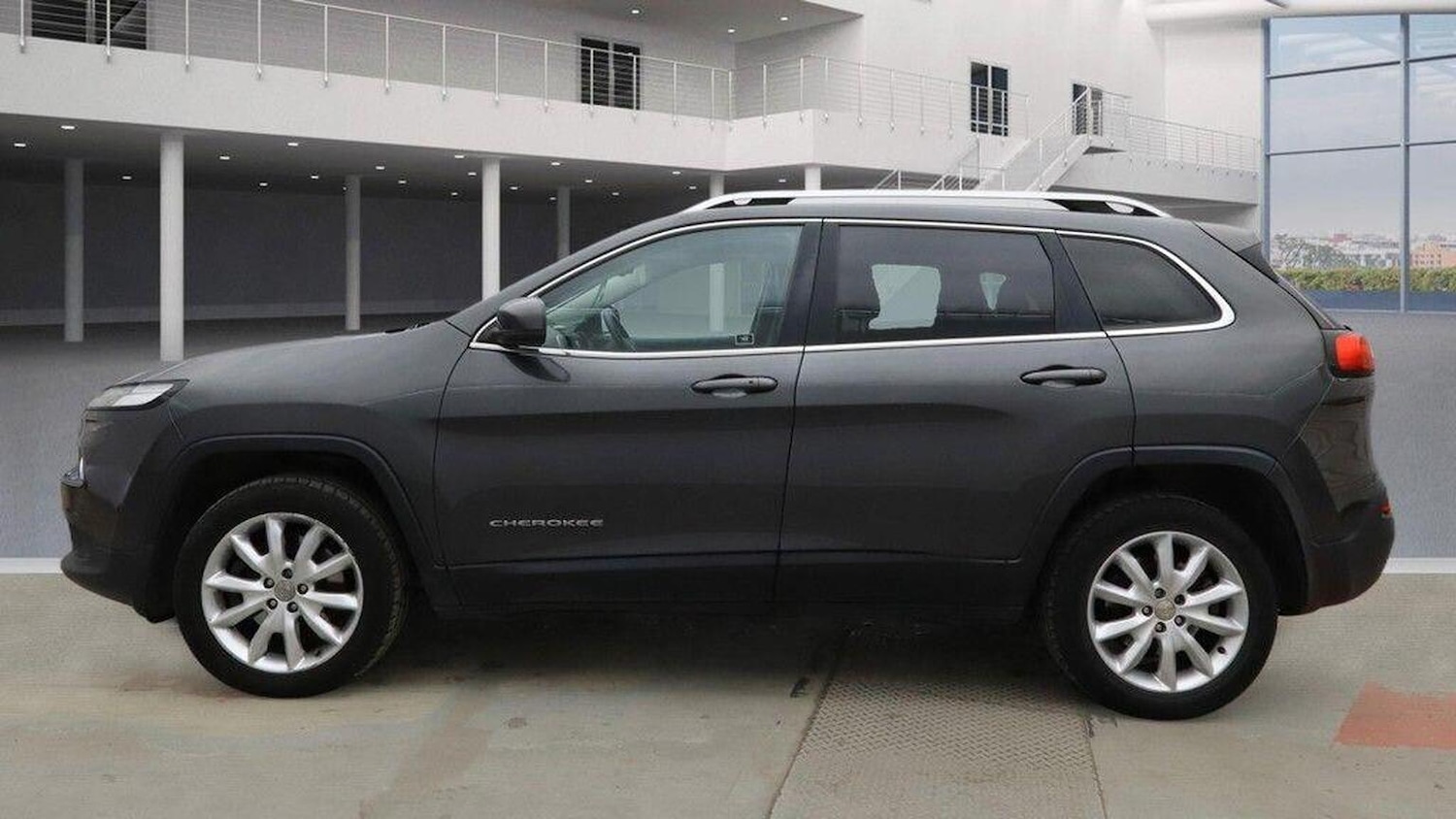 Used Jeep Cherokee 2015 for sale - 77635352: Photo 11