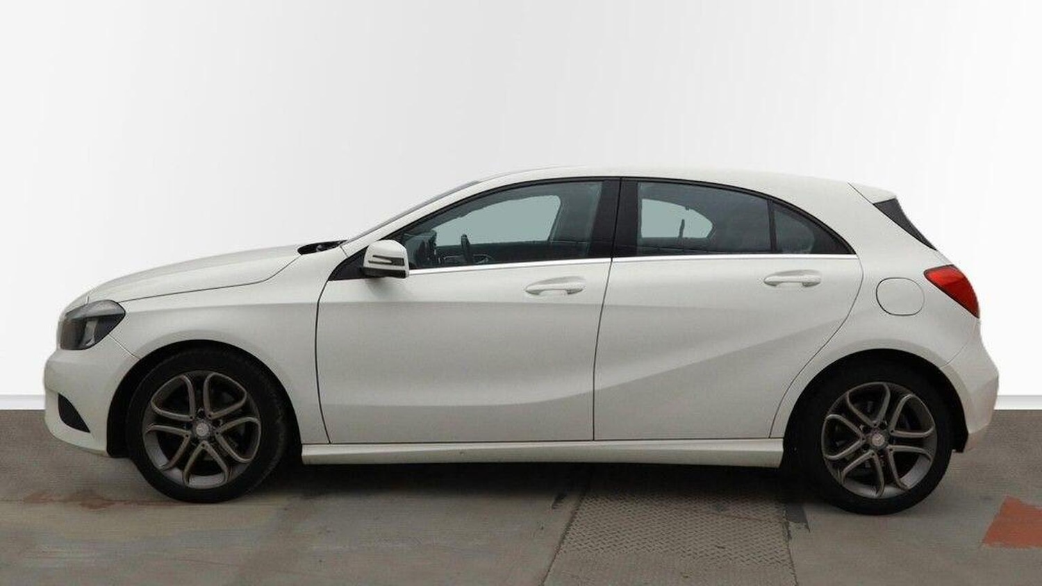 Used Mercedes-Benz A-Class 2013 for sale - 77101368: Photo 11