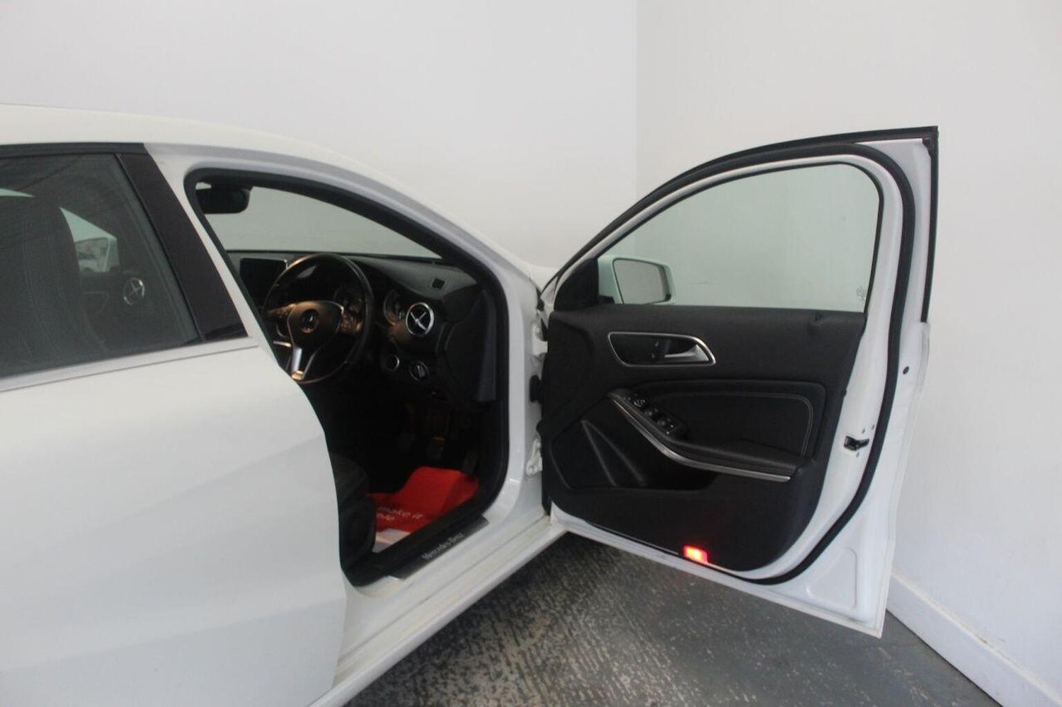 Used Mercedes-Benz A-Class 2013 for sale - 77101368: Photo 22