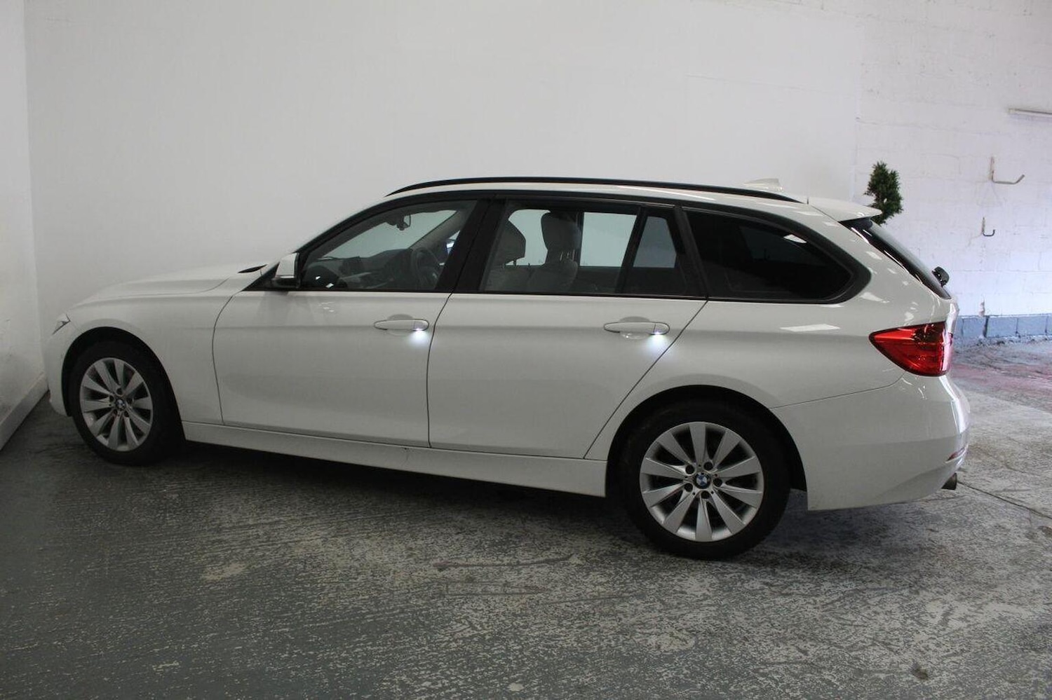 Used BMW 3 Series 2013 for sale - 76931428: Photo 10