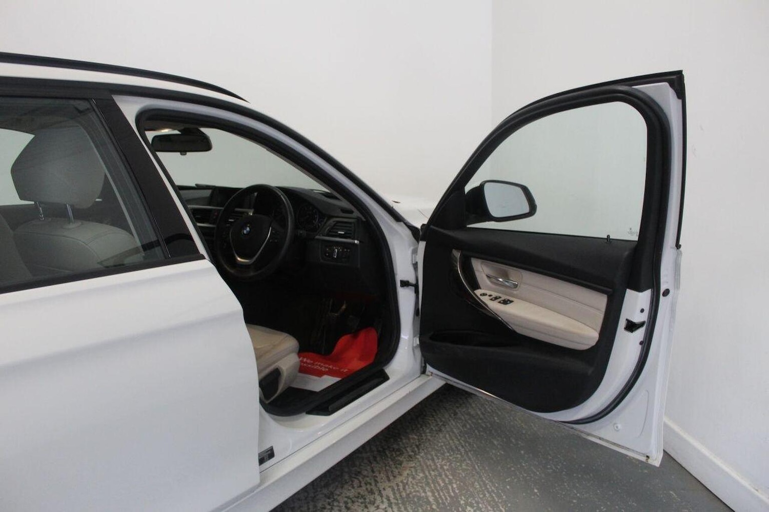 Used BMW 3 Series 2013 for sale - 76931428: Photo 24