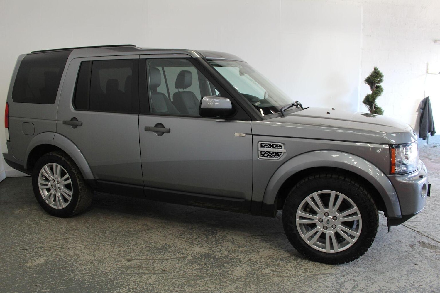 Used Land Rover Discovery 2012 for sale - 77938061: Photo 4