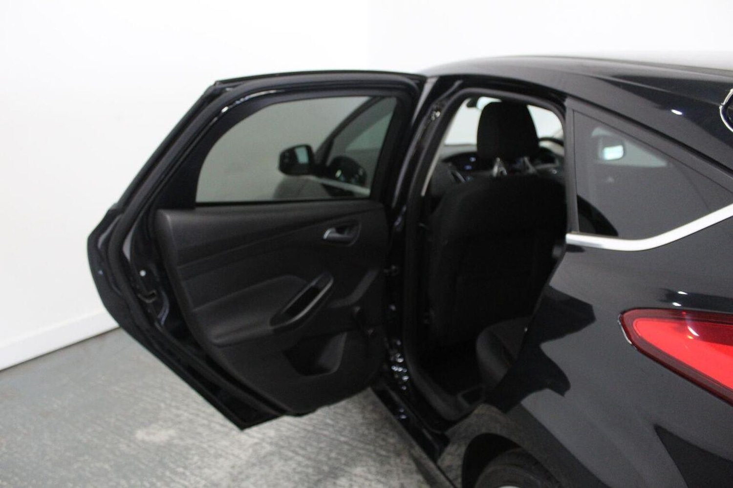 Used Ford Focus 2015 for sale - 76793848: Photo 25