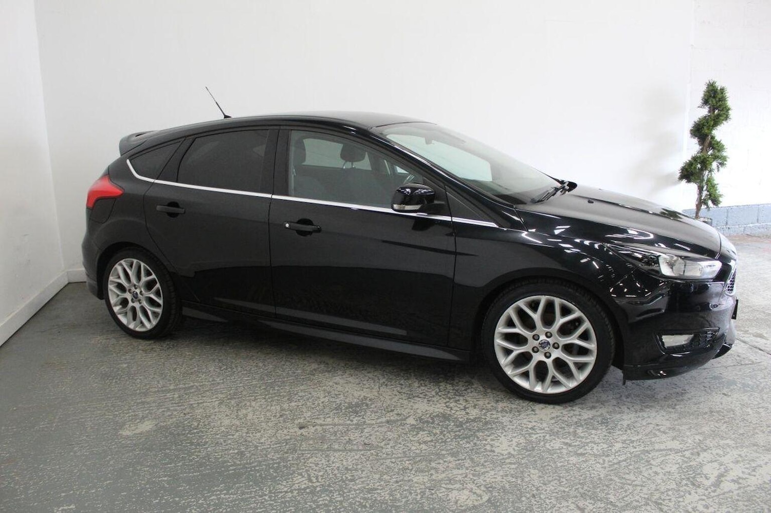 Used Ford Focus 2015 for sale - 76793848: Photo 4