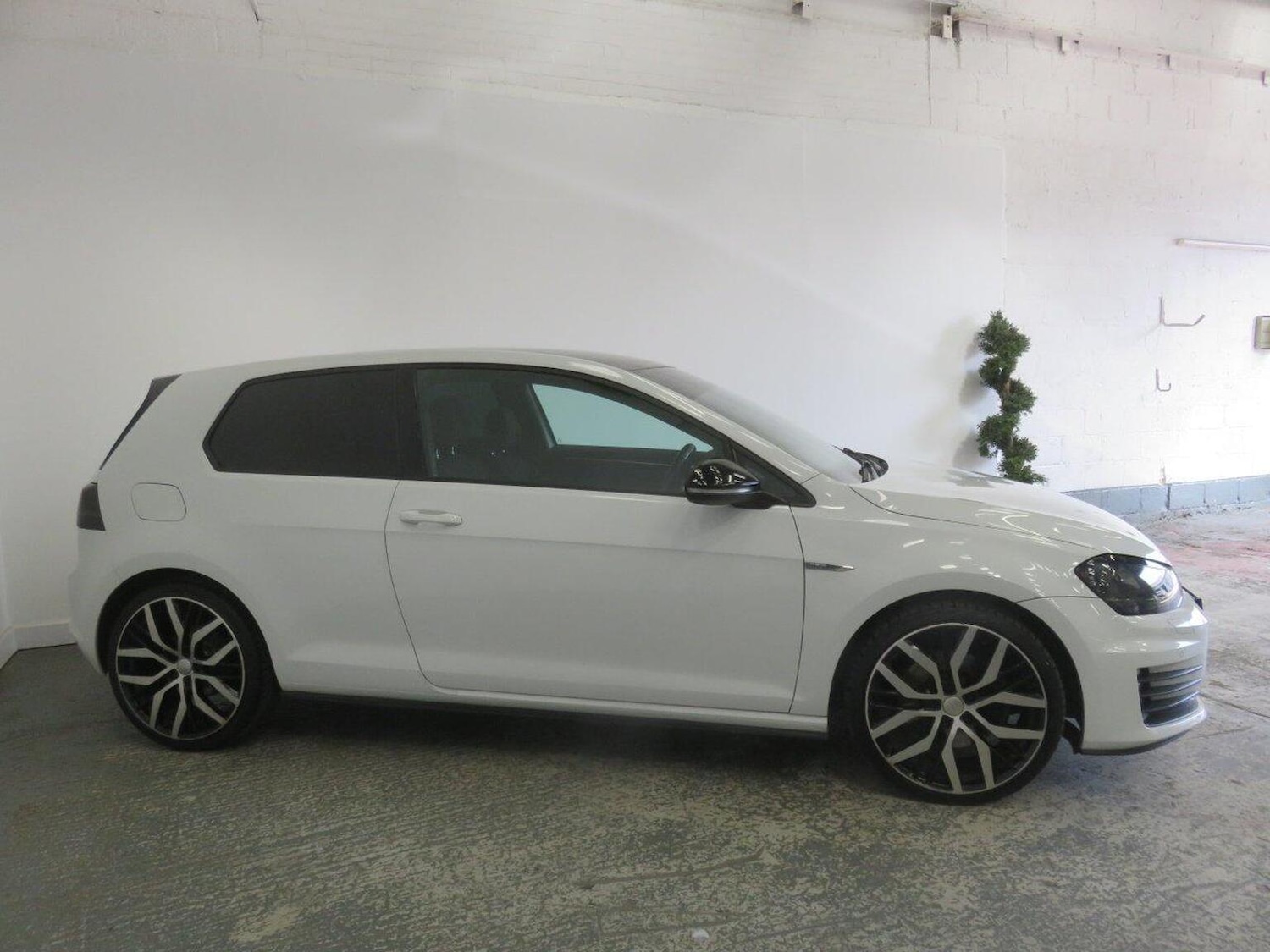 Used Volkswagen Golf 2014 for sale - 76793707: Photo 4