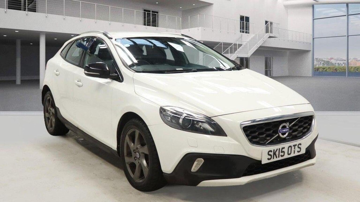 Used Volvo V40 Cross Country 2015 for sale - 76040948: Photo 1