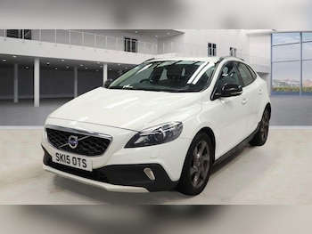 Used Volvo V40 Cross Country 2015 for sale - 76040948: Photo 2