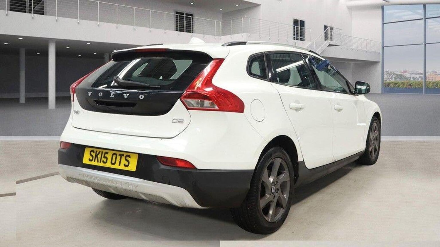 Used Volvo V40 Cross Country 2015 for sale - 76040948: Photo 5