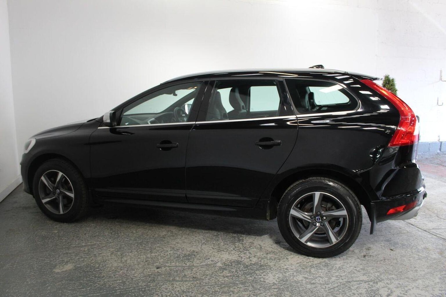 Used Volvo XC60 2015 for sale - 77937955: Photo 10
