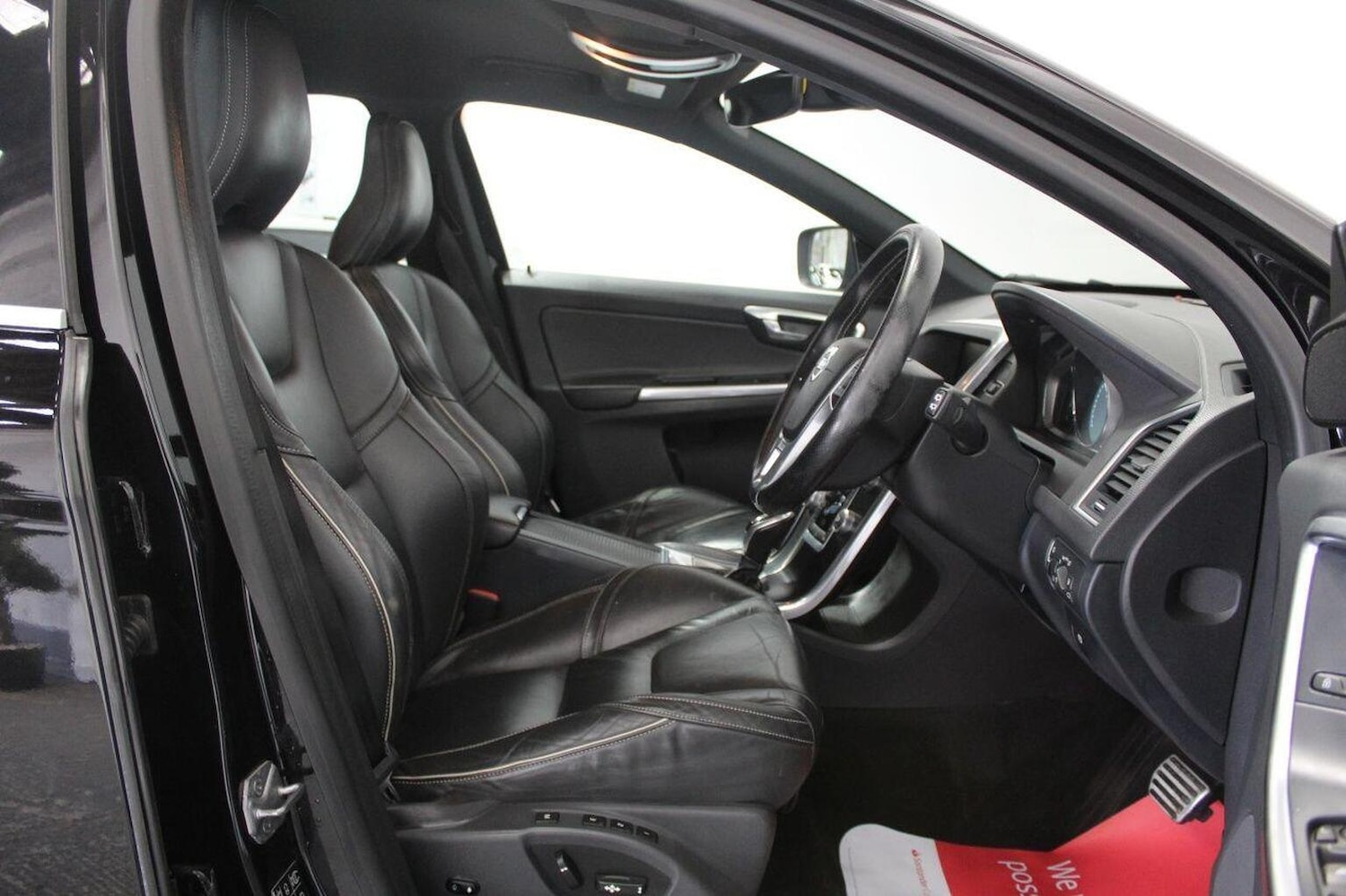 Used Volvo XC60 2015 for sale - 77937955: Photo 29