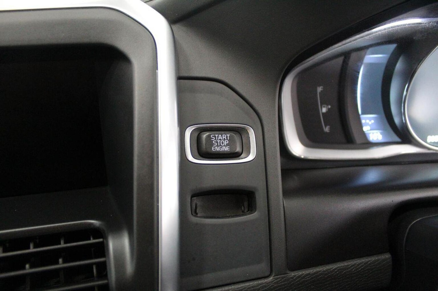 Used Volvo XC60 2015 for sale - 77937955: Photo 43