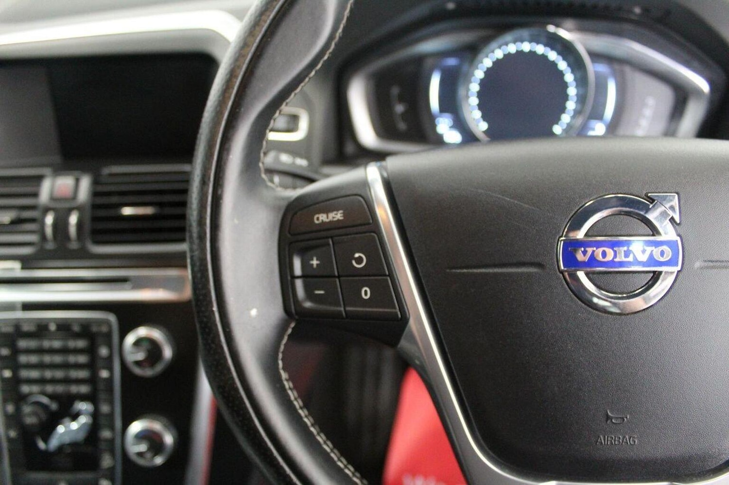 Used Volvo XC60 2015 for sale - 77937955: Photo 45